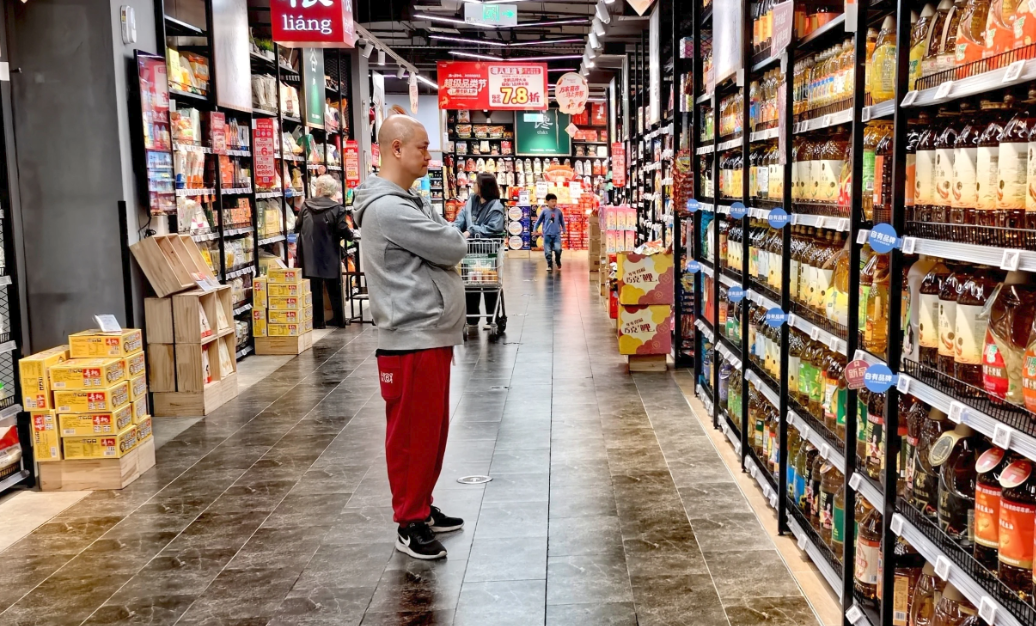 Consumer in a Chinese Supermarket